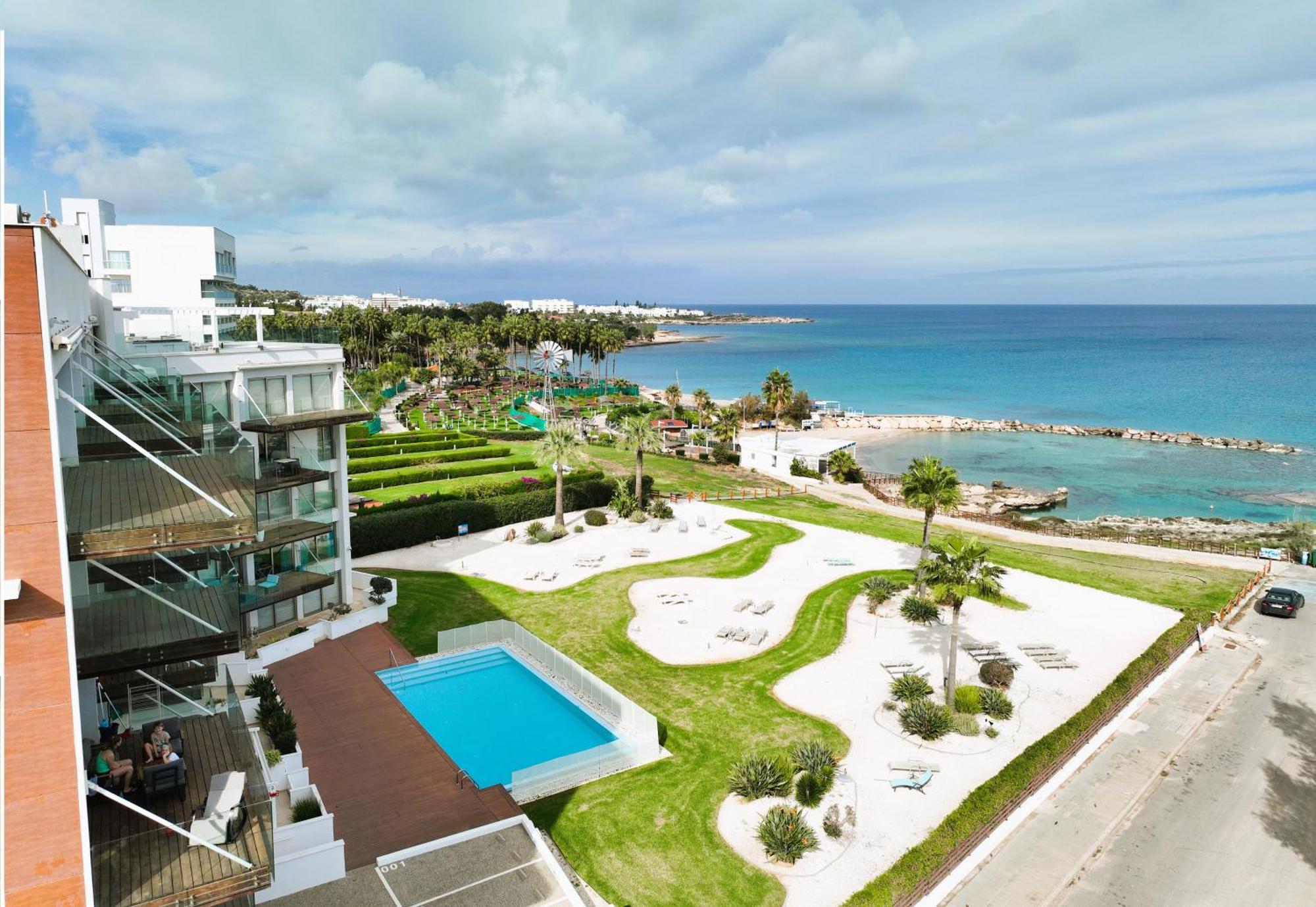 Apartment Josephine - Beachfront Protaras Exterior foto